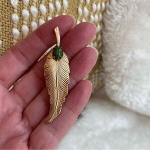 Winard vintage 12k gold filled leaf brooch